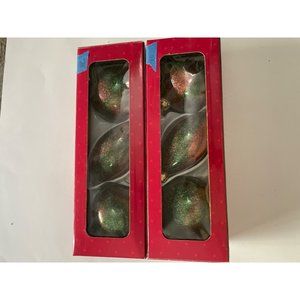 3 Glass Ornaments   one Set)